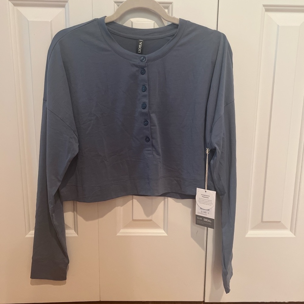 NWT Vuori cropped henley